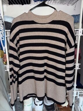 Women’s Stripe Crewneck Sweater in Black and Tan